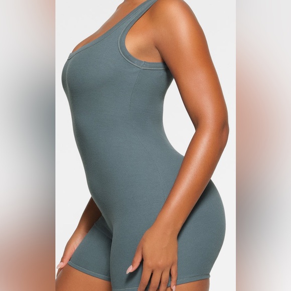 Skims Cotton Rib Onesie, Color Army - Picture 6 of 12